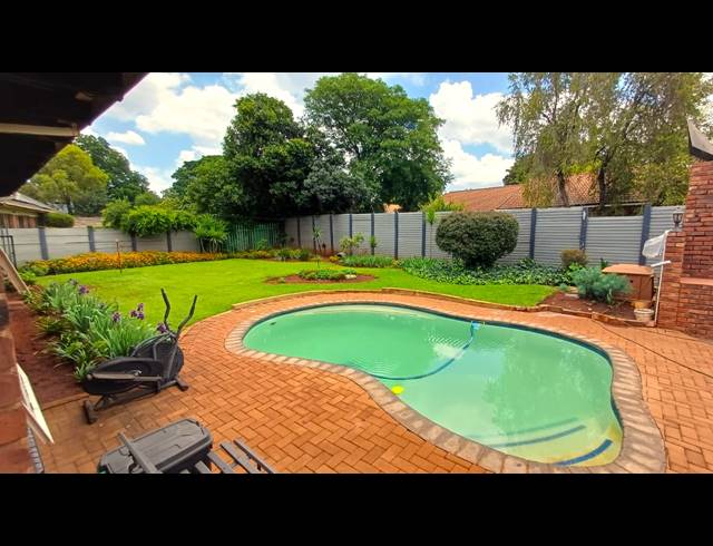 4 BEDROOM FREEHOLD FOR SALE IN LYTTELTON MANOR